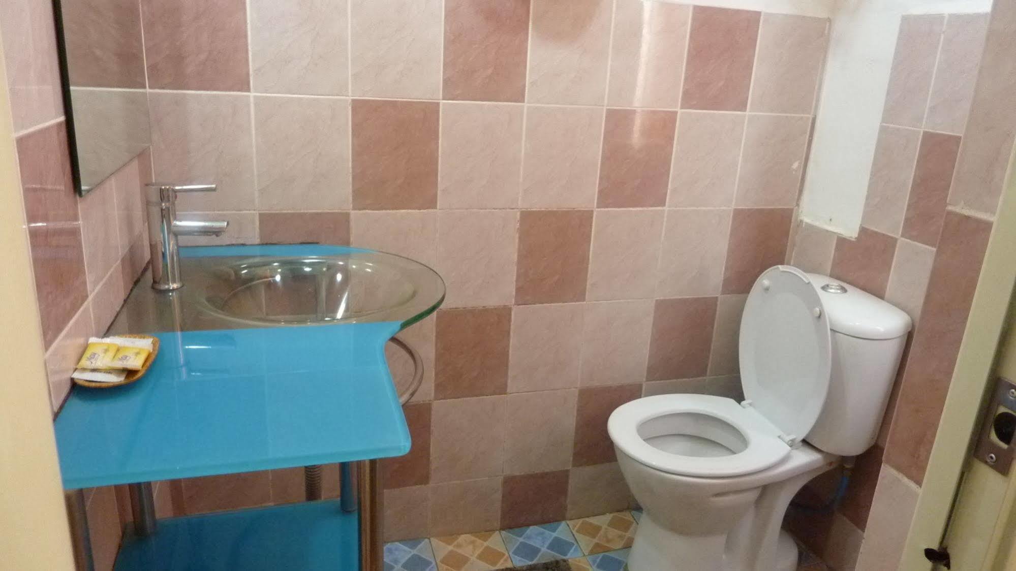 7 Hung Hung Inn Kota Kinabalu Kültér fotó