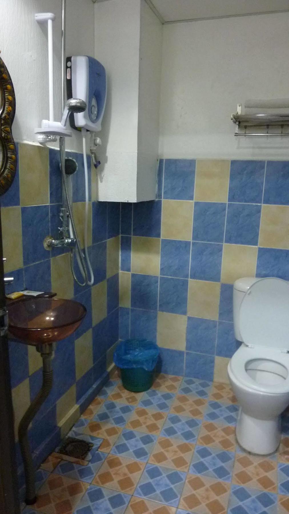 7 Hung Hung Inn Kota Kinabalu Kültér fotó