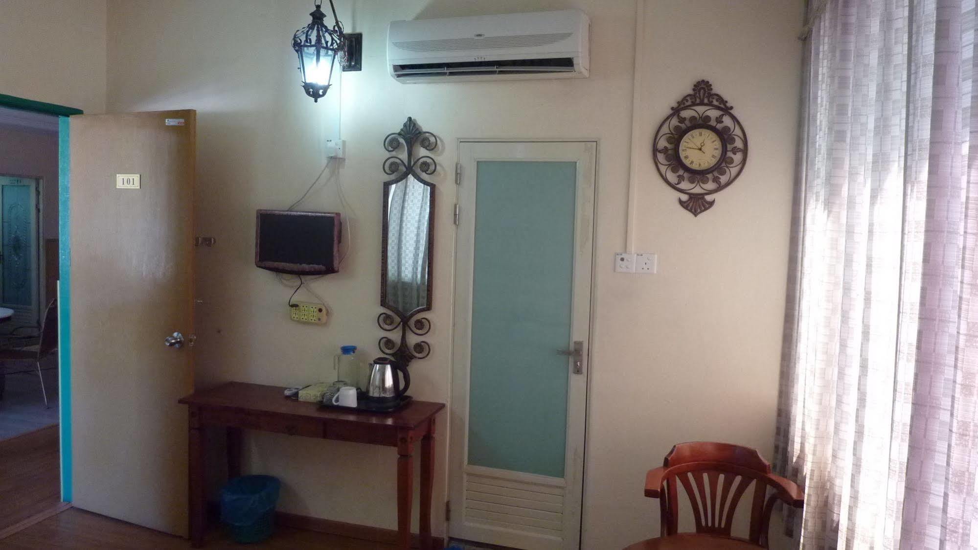 7 Hung Hung Inn Kota Kinabalu Kültér fotó